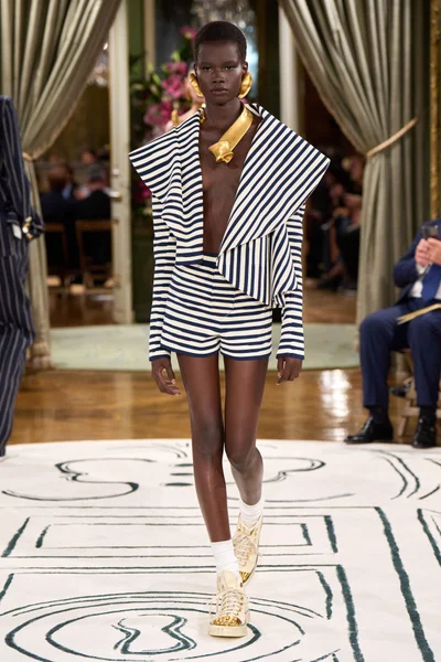 Look 26